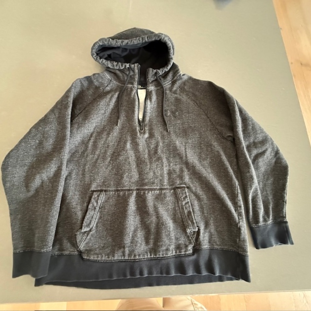 Men's Under Armor Gray & Black1/4 Zip Sweatshirt Hoodie Athletic XL Good Cond.